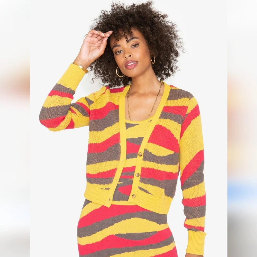 NWT Callahan Ariel Cropped Sushine 3 Button CaRdigan In Size XS will fit Small - Picture 1 of 8